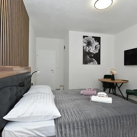 Appartement Jeta 2 & *